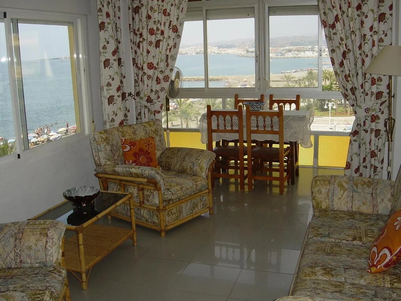 Apartamentos Intercentro Algarrobo-Costa Apartamentos Turisticos -Inmobiliaria 0*, Algarrobo Costa